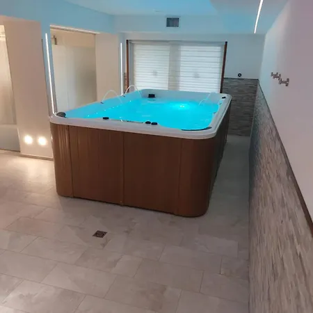 Aparthotel Aurora Wellness & 3*