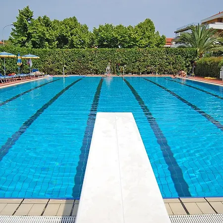 Aurora Wellness & 4* ألبينغا