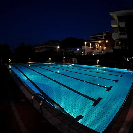 Aurora Wellness & Αλμπένγκα