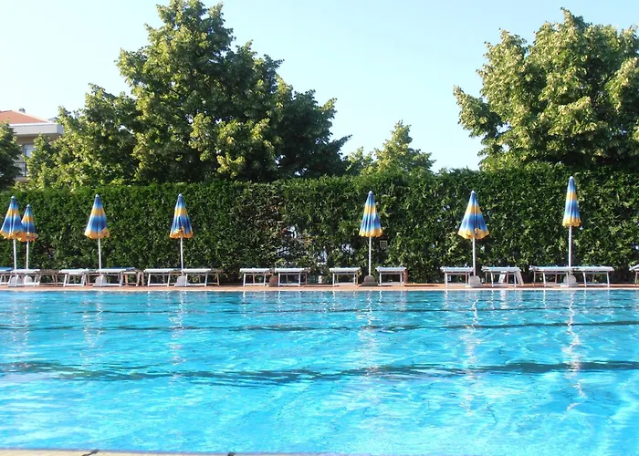 Aurora Wellness & 4*