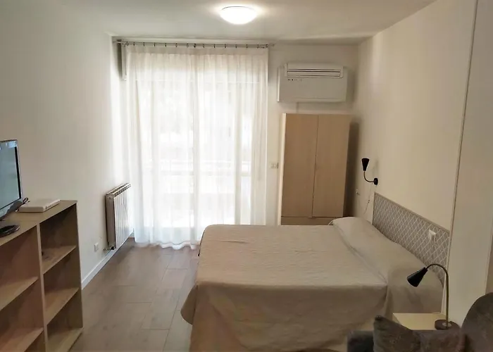 מלון דירות Aurora Wellness & 4*
